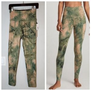 NWT Strut This Green Blush Swirl Ankle Leggings Size Large (Looks To Run Small)